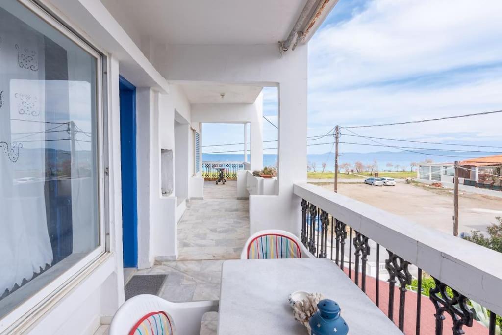 Cycladic Flat With Sea View And Bbq Grill Apartamento